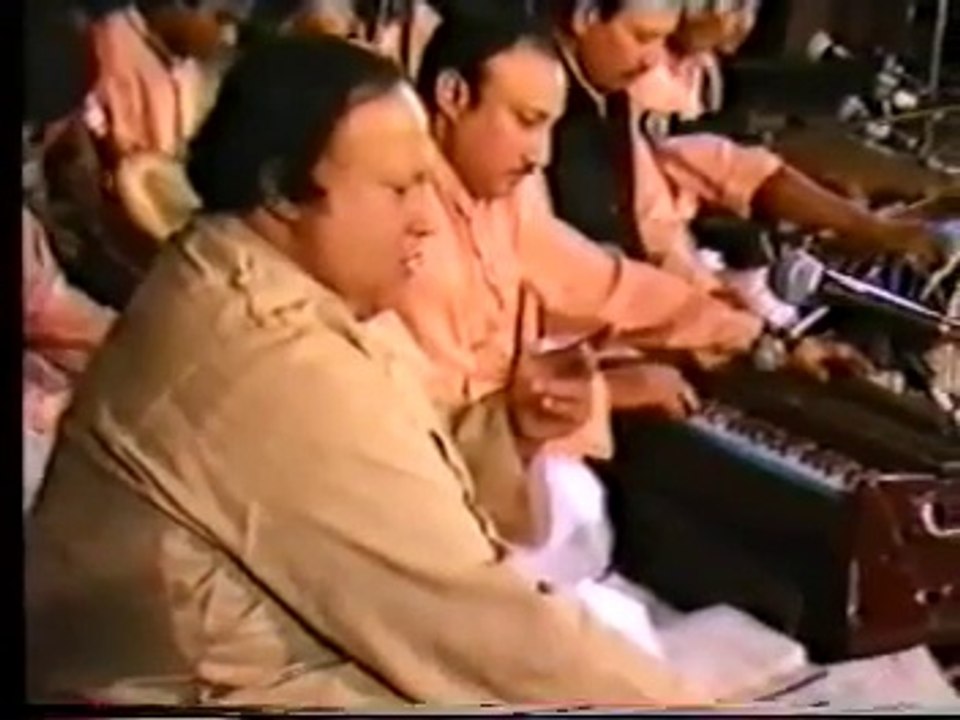 Phiron Dhoondta Maikada Tauba Tauba.. Nusrat Fateh Ali Khan.. Live