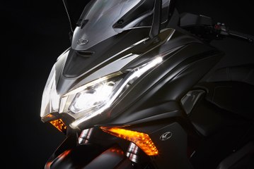 Vídeo: Nuevo KYMCO AK 550 2017