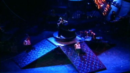 18 MADONNA Lo Que Siente La Mujer (Drowned World Tour) 2001