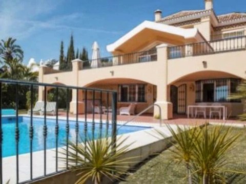 Quelle somme d'argent dépenser pour cette extraordinaire et énorme maison – Investir dans la pierre : Donnez votre avis