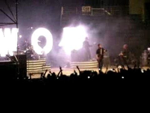 SUPERBUS LIVE SOLO GUITARE ARENES DE PALAVAS 09/08/2007