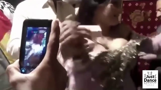 Nanga Mujra in pakistani wedding - nanga pakistani mujra 2016