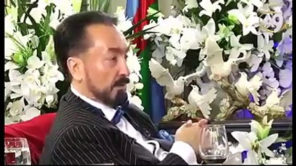 İşid köpeklerine kurşun sıkan katildir diyor bu yavşak p.zewenk!