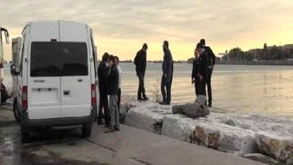 Denizden Başından Kurşunlanmış Erkek Cesedi Çıktı