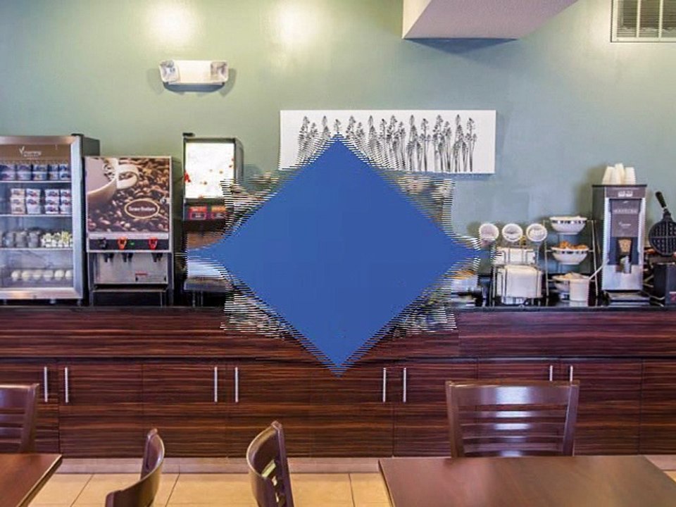 Sleep Inn & Suites Hotel in Davenport IA.