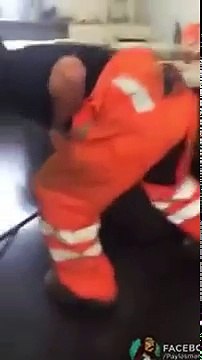 Jurassic Park Dinozorlarının Birebir Taklidini Yapan adam