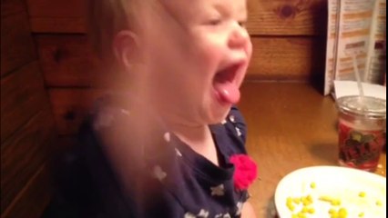 Premier citron pour ce bébé... Ouahh la tête