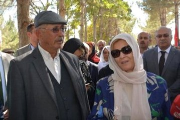 Niğde - Nevin Gökçek, Şehit Ömer Halisdemir'in Mezarını Ziyaret Etti