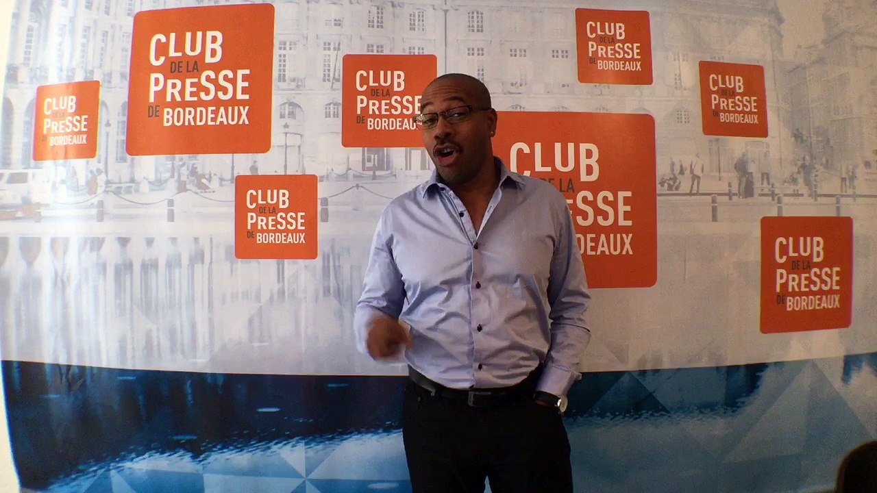 Terry François chante pour Sud Ouest Solidaritė