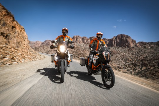 Nuevas KTM 1090 Adventure y 1290 Super Adventure 2017