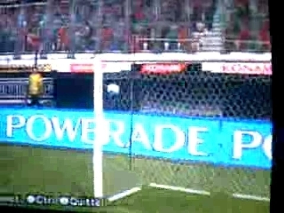 reprise paline lucarne gauche de Rooney