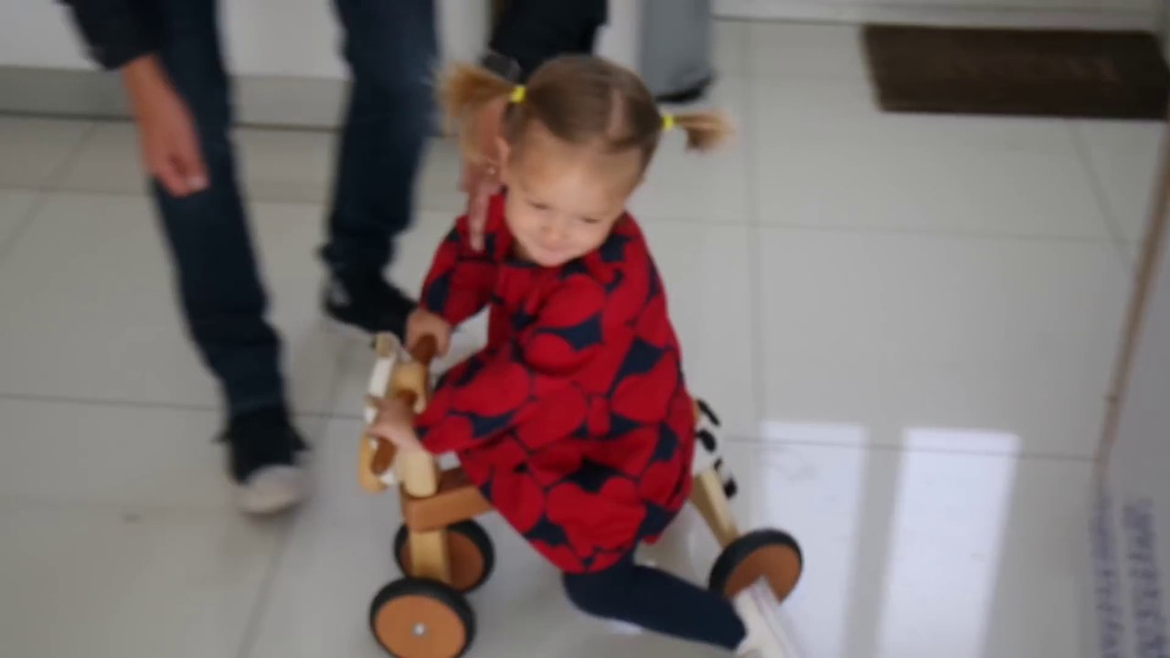 Dad Brings Daughter to the Circus, Ends Up Enjoying It More Himself