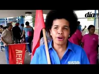 Priscilla Vásquez y miembros AECSS protestan para evitar privatización de los servicios CSS