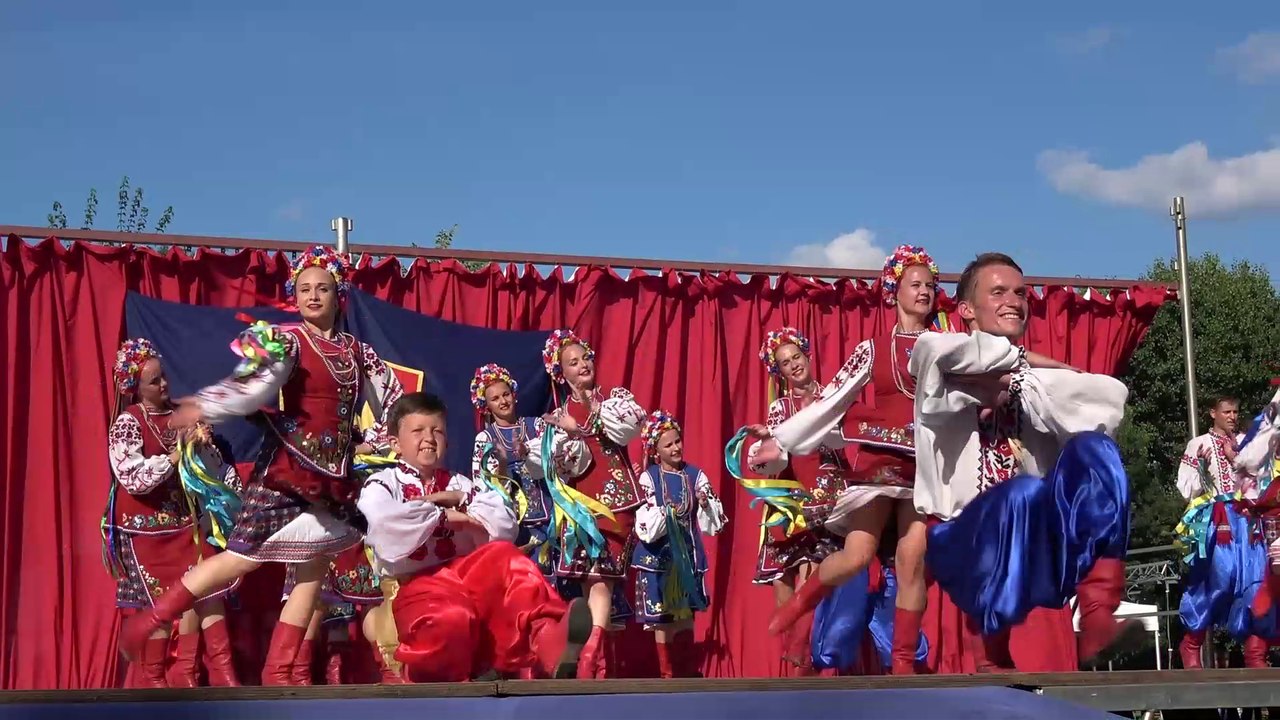 Festival de folklore d'Anjou et du monde à La Ménitré le 24 juillet 2016. Ukraine