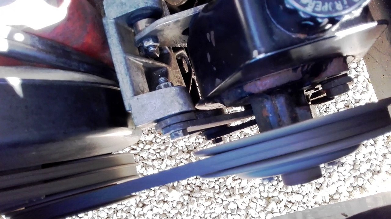 Volvo 240: Silent bloc de pompe de DA qui se fait la malle !