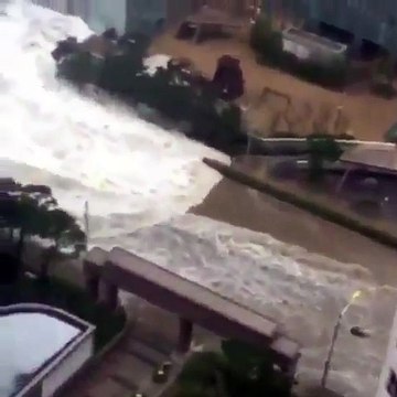 Impressionnant tsunami en Corée du Sud