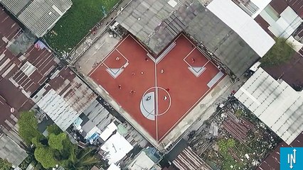 En Thailande, les terrains de foot ne ressemblent à rien (de connu)