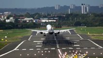 Le pilote d'un Airbus tente d'atterrir avec de forts vents de travers