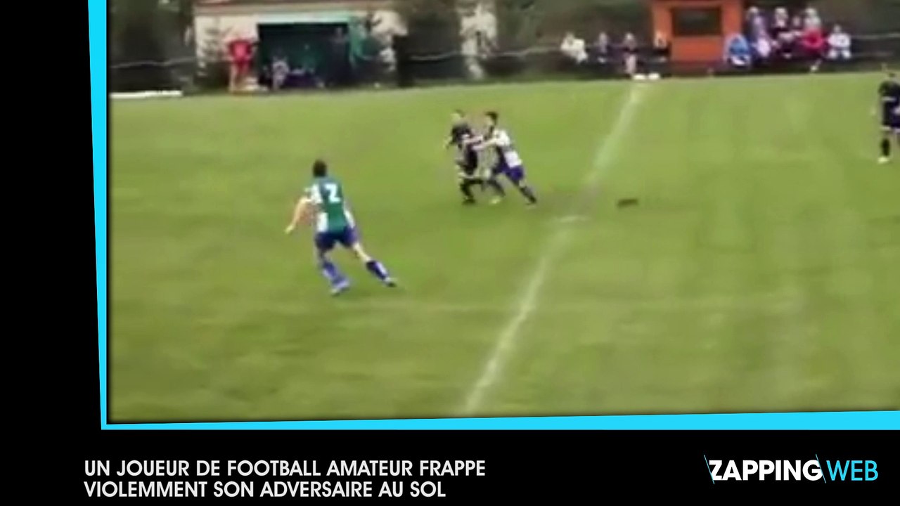 Un joueur de football amateur frappe violemment...