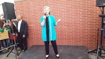 Oops Hecklers Force Hillary Off Stage In La After Only One Minute