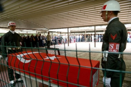 Şehit Annesi Bırakın Oğlumu Yüzünü Göreyim Diye Feryat Etti