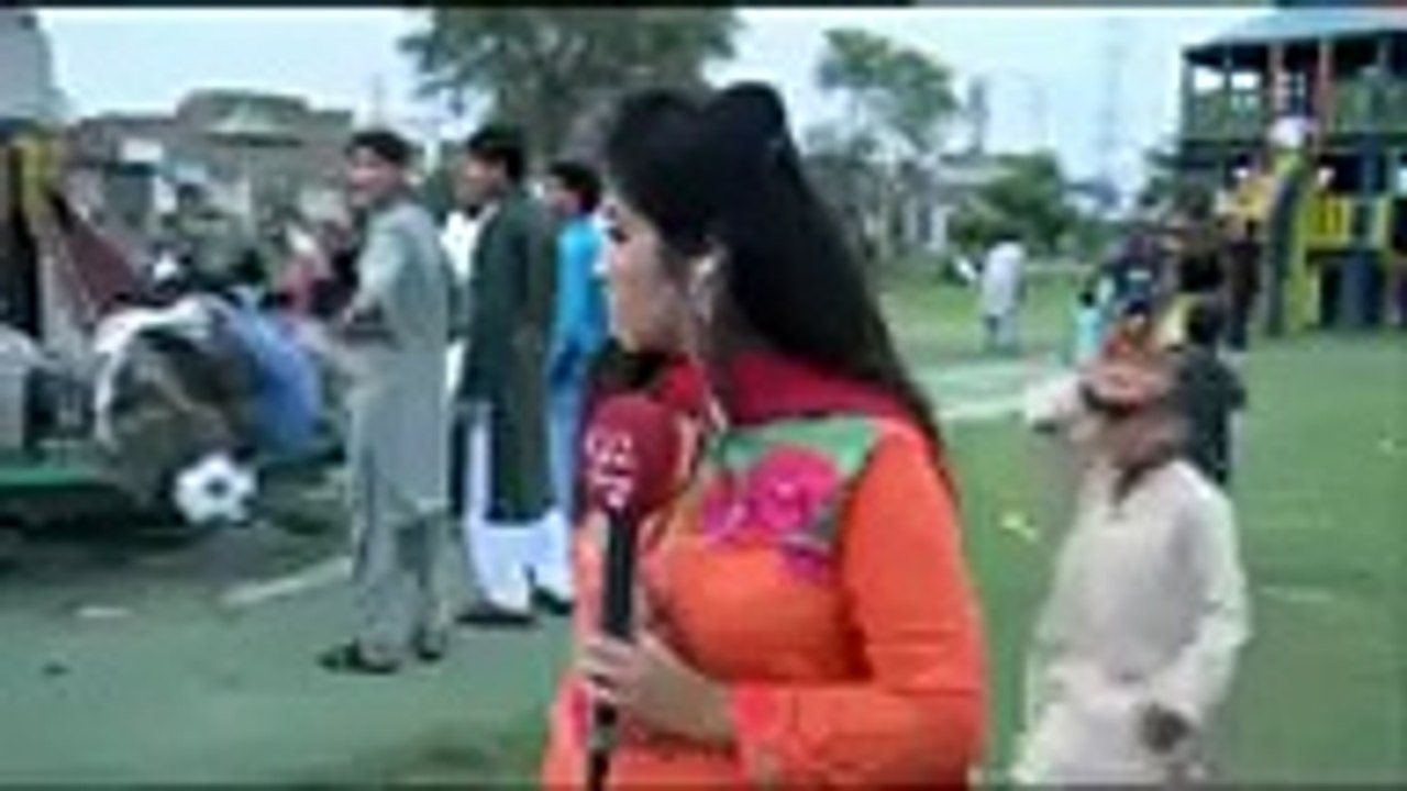 [LOW] Pakistani woman Journalist clip becomes viral (1)