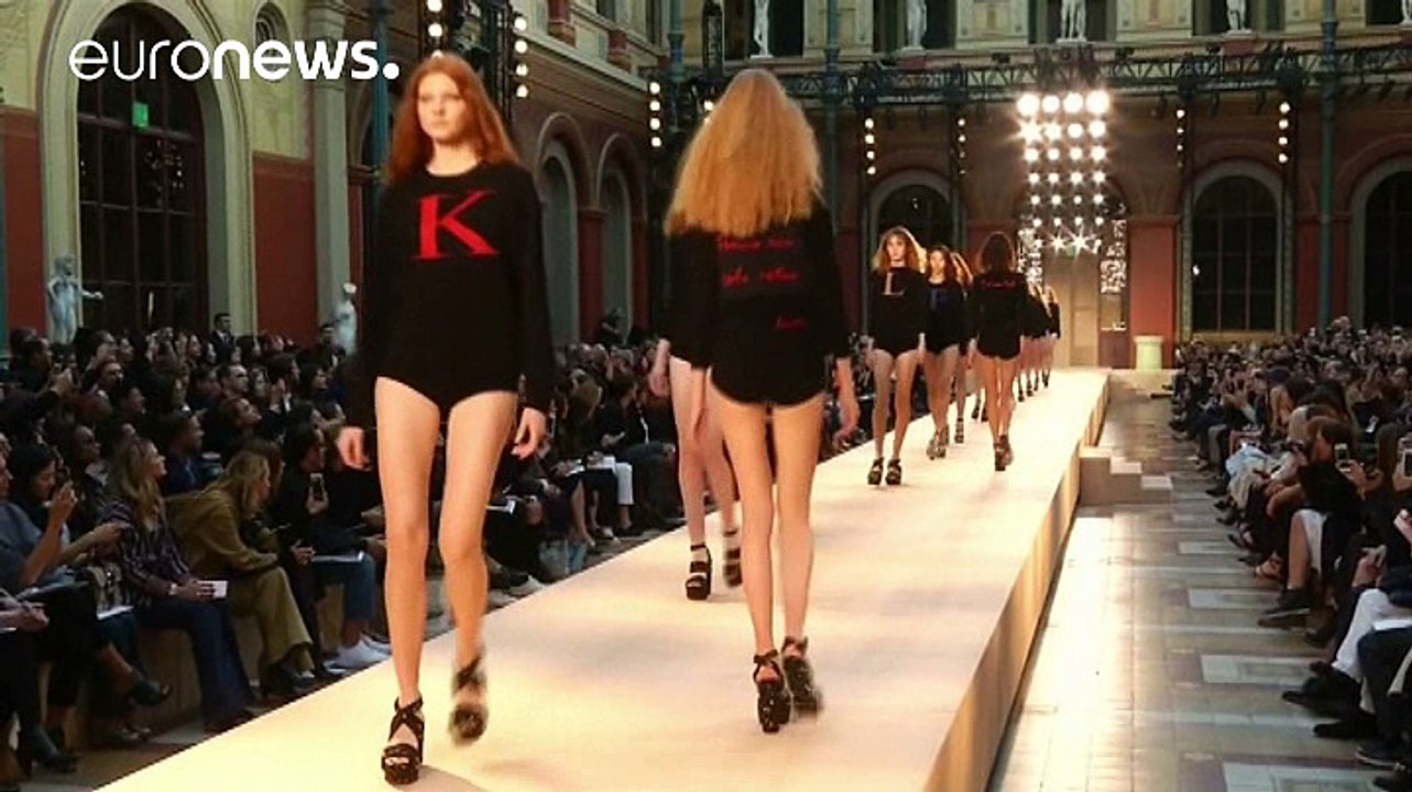 Paris Moda Haftası'nda ünlüler geçidi