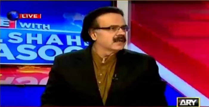 Dr Shahid Masood bashes Pervaiz Rasheed and plays his hateful speech towards Army