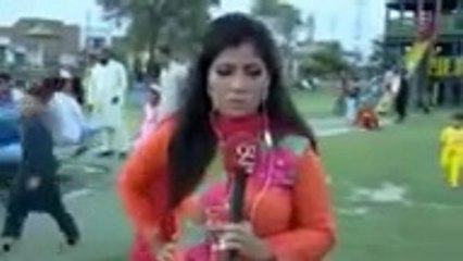 [LOW] Pakistani woman Journalist clip becomes viral (1)