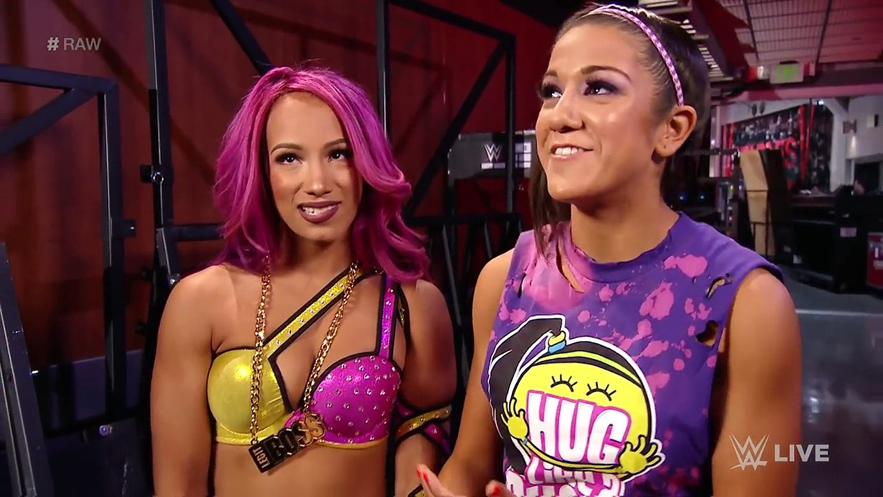 Bayley's got Sasha Banks' back: Raw, Oct. 3, 2016