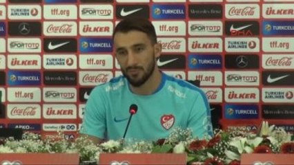 Milli Futbolcu Mehmet Topal Açıklamalarda Bulundu
