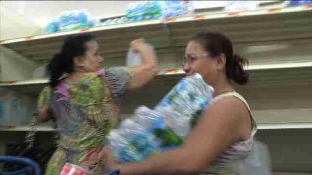 Miami se prepara para la llegada del huracán Matthew