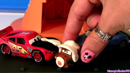 Play Doh McQueen & Sally Kissing Valentines Day new Play Dough Movie Moments Disney Pixar Cars
