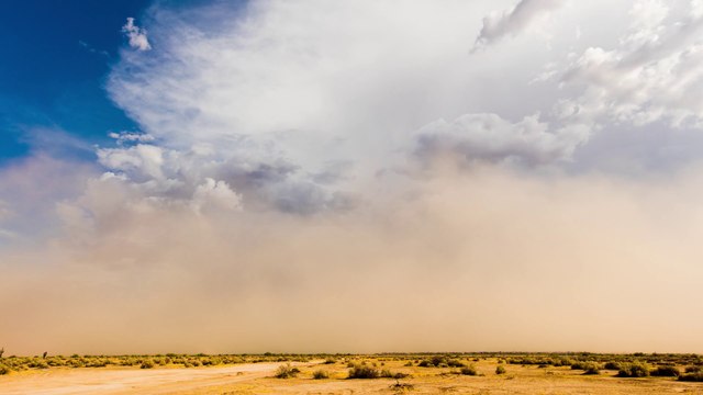 Time lapse des pluies torrentielles et nuages en amérique du nord