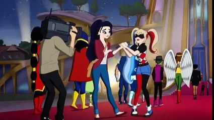 DC SUPER HERO GIRLS: HERO OF THE YEAR (Español Latino)