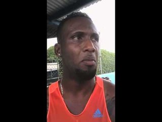 El futbolista Brunette Hig Pino pide lo mejor para el país