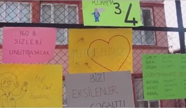 Cağaloğlu Anadolu Lisesi, öğretmenlerine böyle veda etti