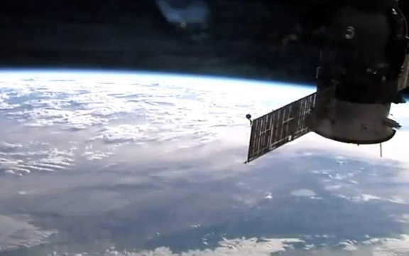 UFO + UFO CAUGHT FROM SAME LIVE STREAMING OF NASA/ISS, THANKS FOR THEIR CO ORDINATIONN