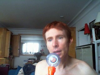 Wiwi égratigne "genau jetzt" de Nena