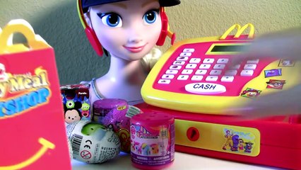 ELSA WORKS AT MCDONALDS! Pig George Peppa Pig Buys Happy Meal at McDonalds Drive Thru Disney Frozen