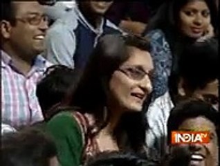 Blind Girls Asks Aamir khan to Touch His Face In Live Show