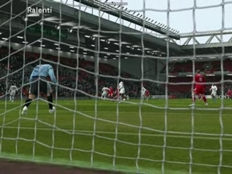 Frappe de kuyt après une superbe feinte de corps!!