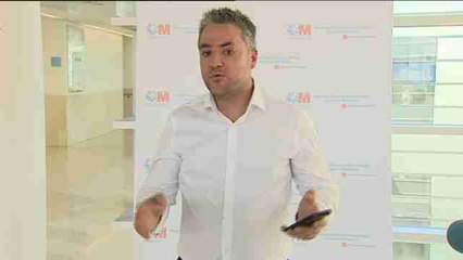 Asiste el parto de su mujer en la M-30: "La niña salió sola"