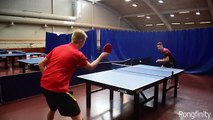 Jóvenes sorprenden en las redes sociales jugando tenis de mesa
