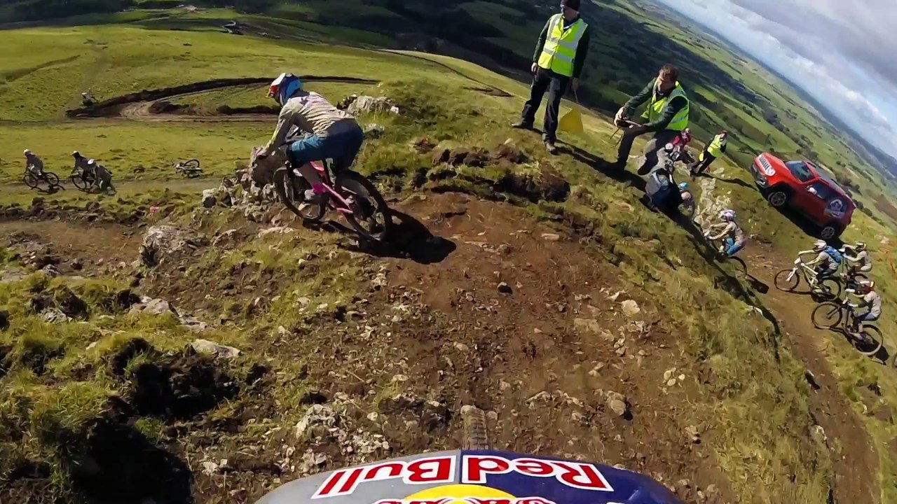 Adrénaline - VTT : Rachel Atherton, seule contre 200 rideuses lors du Red Bull Foxhunt