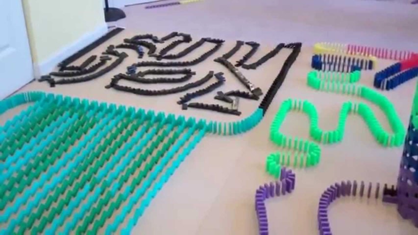 INSANE Domino Tricks - Amazing