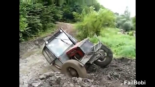 Divertido tractor. Vídeos divertidos chistosos graciosos