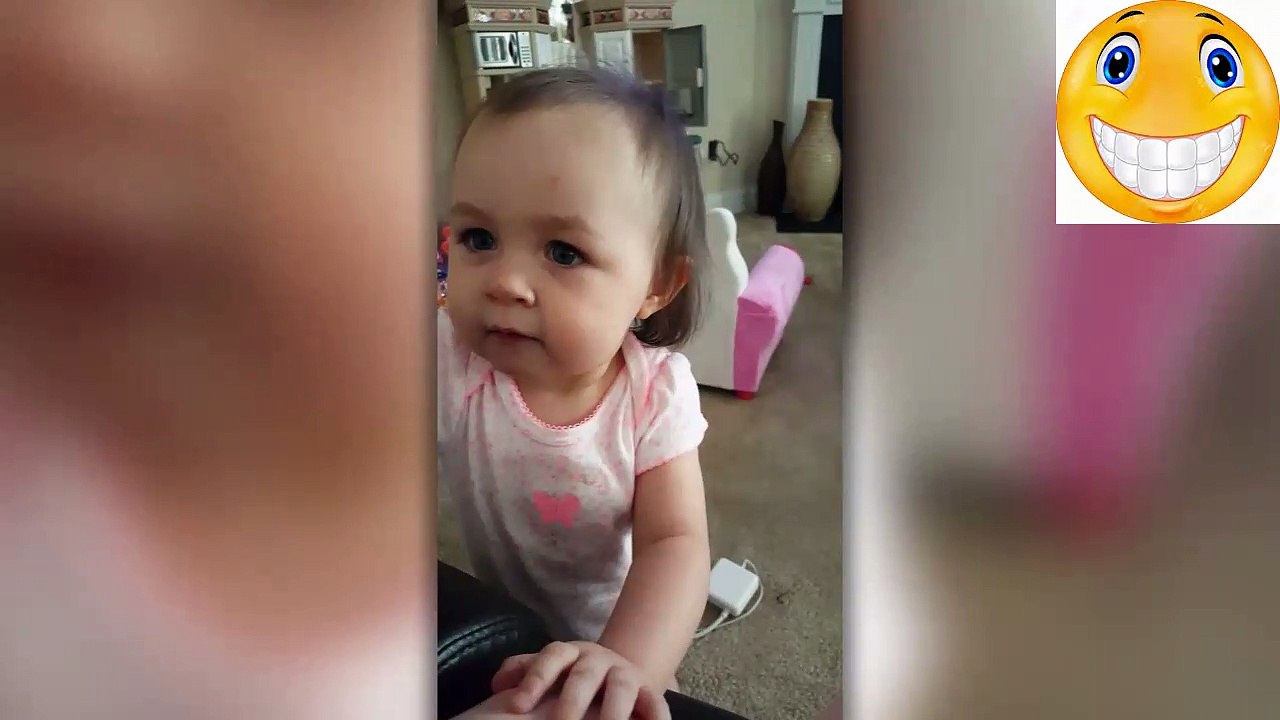 Cette petite fille chaque fois qu'elle essaye de dire ''café'' elle dit un mauvais mot