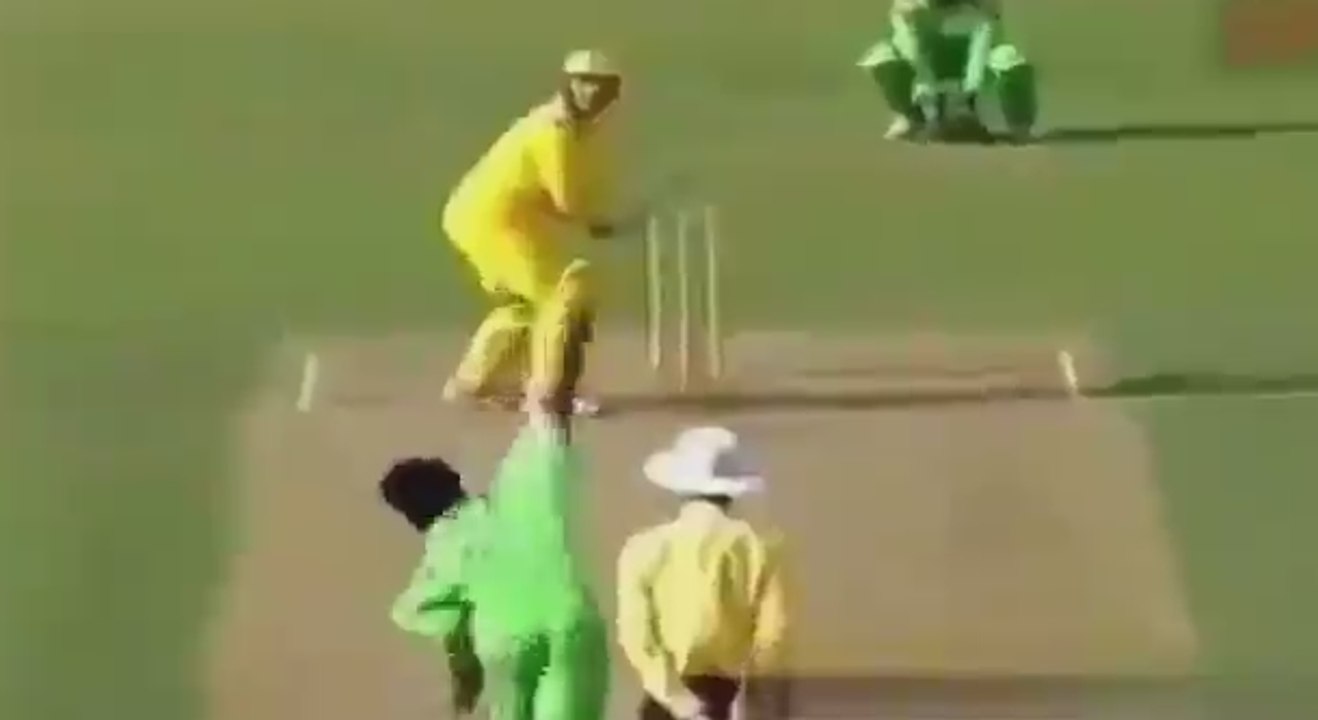 10 Deadly Yorkers  sports world, Toe Crusher Waqar