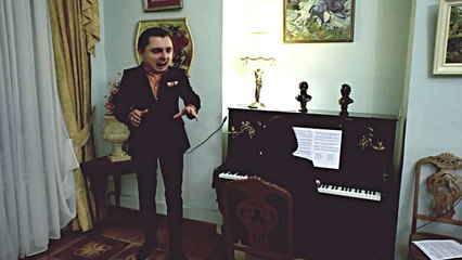 Евгений Понасенков поет ртом